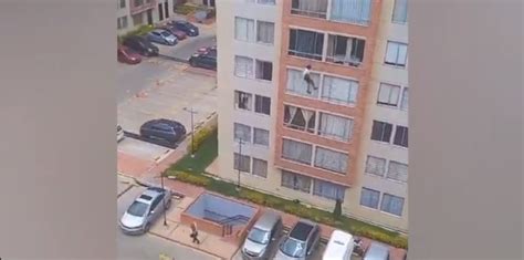 mujer se tira por la ventana valladolid|Muere una mujer en Valladolid al precipitarse por la ventana de。